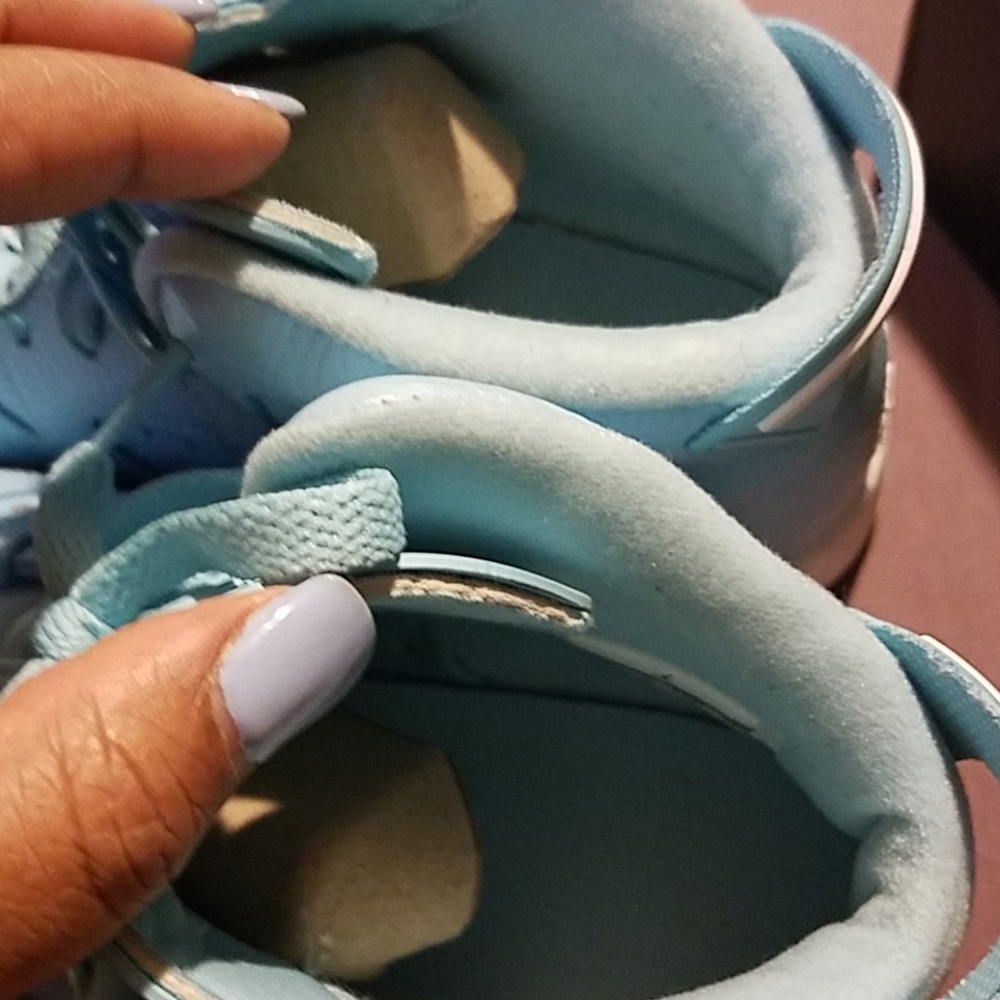 Shoes - Picture 6 of 7